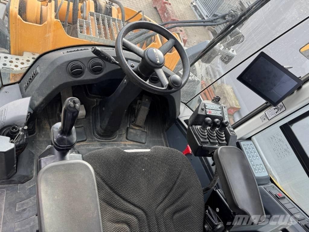 Liebherr L538 Waage Gumikerekes homlokrakodók