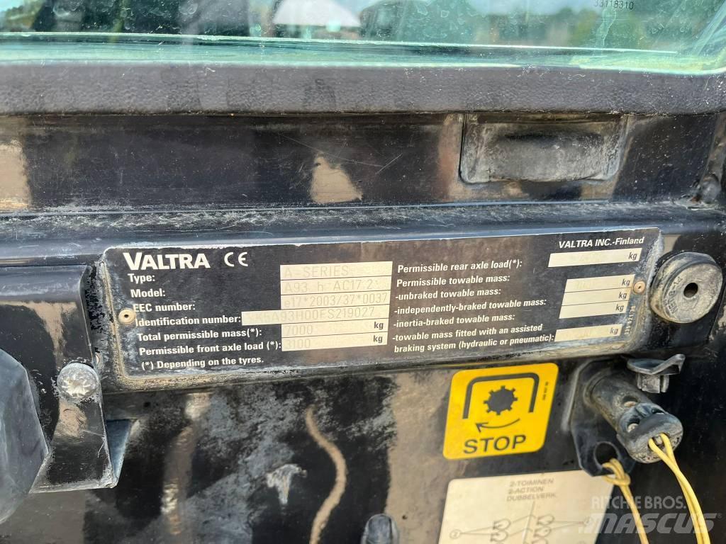 Valtra A 93 Traktorok