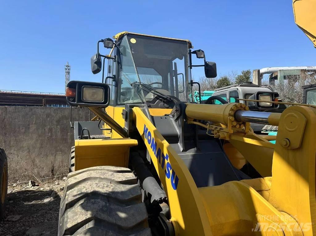 Komatsu WA380-6 Gumikerekes homlokrakodók
