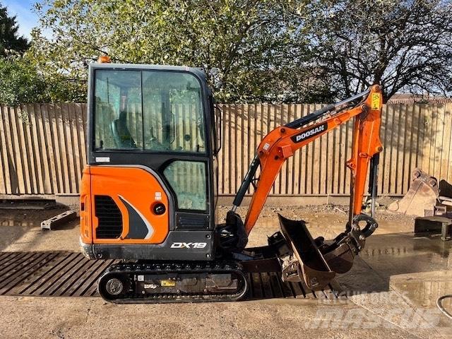 Doosan DX 19 Mini kotrók < 7t