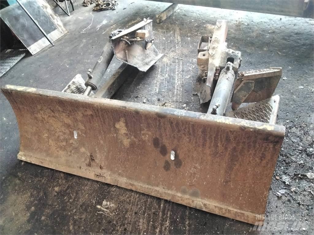 Valmet 840.3 Egyéb tartozékok