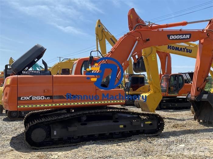 Doosan DX 260LC Lánctalpas kotrók