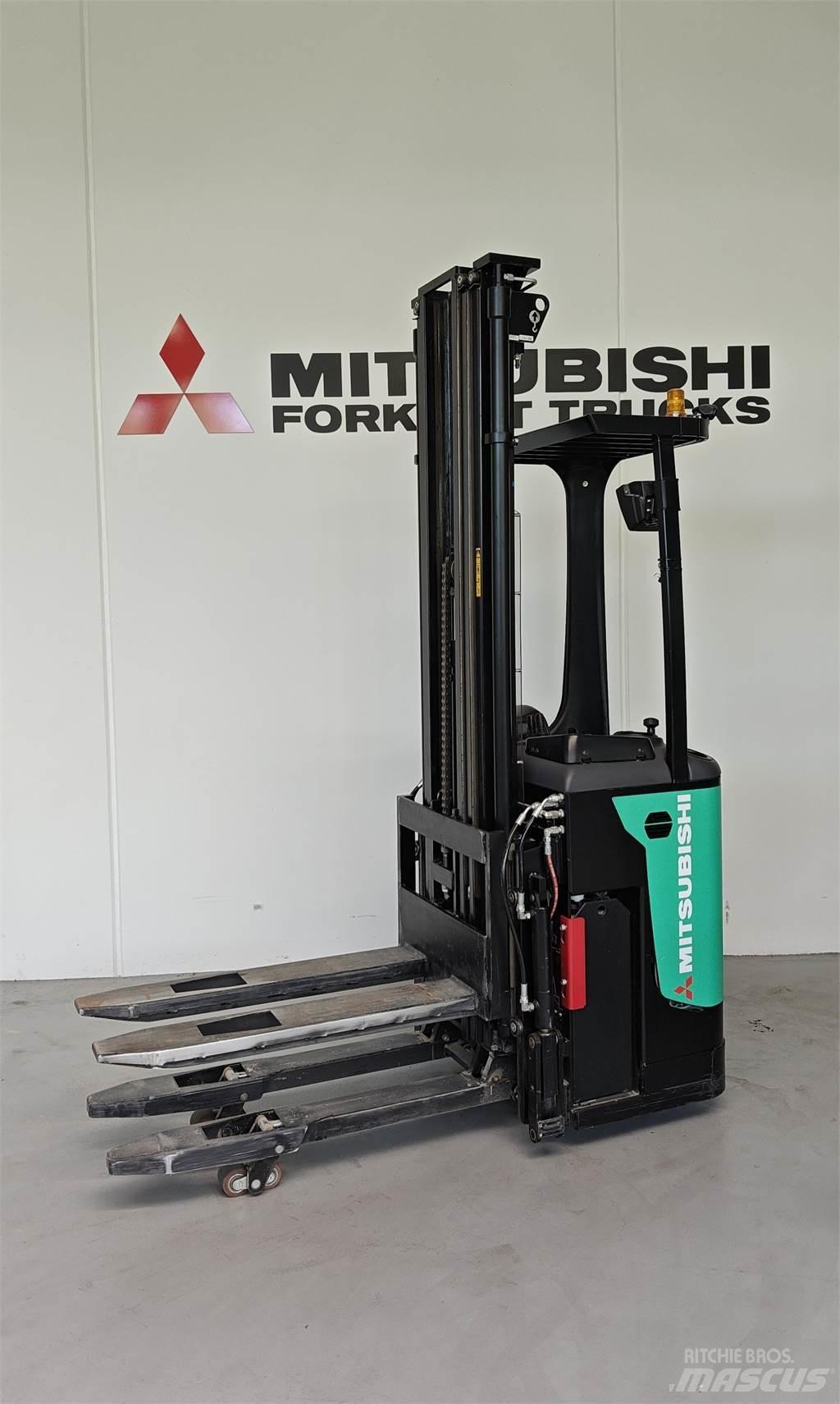 Mitsubishi SBR16NI Vezetőállásos alacsony emelőkocsi