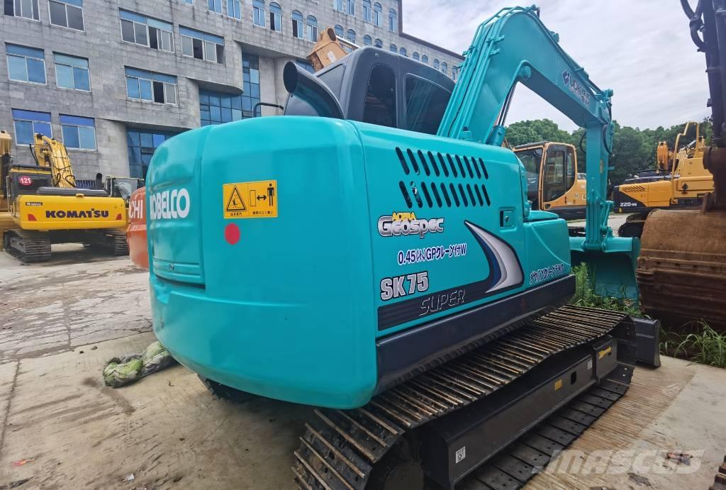 Kobelco SK 75 Közepes (midi) kotrók 7 t - 12 t