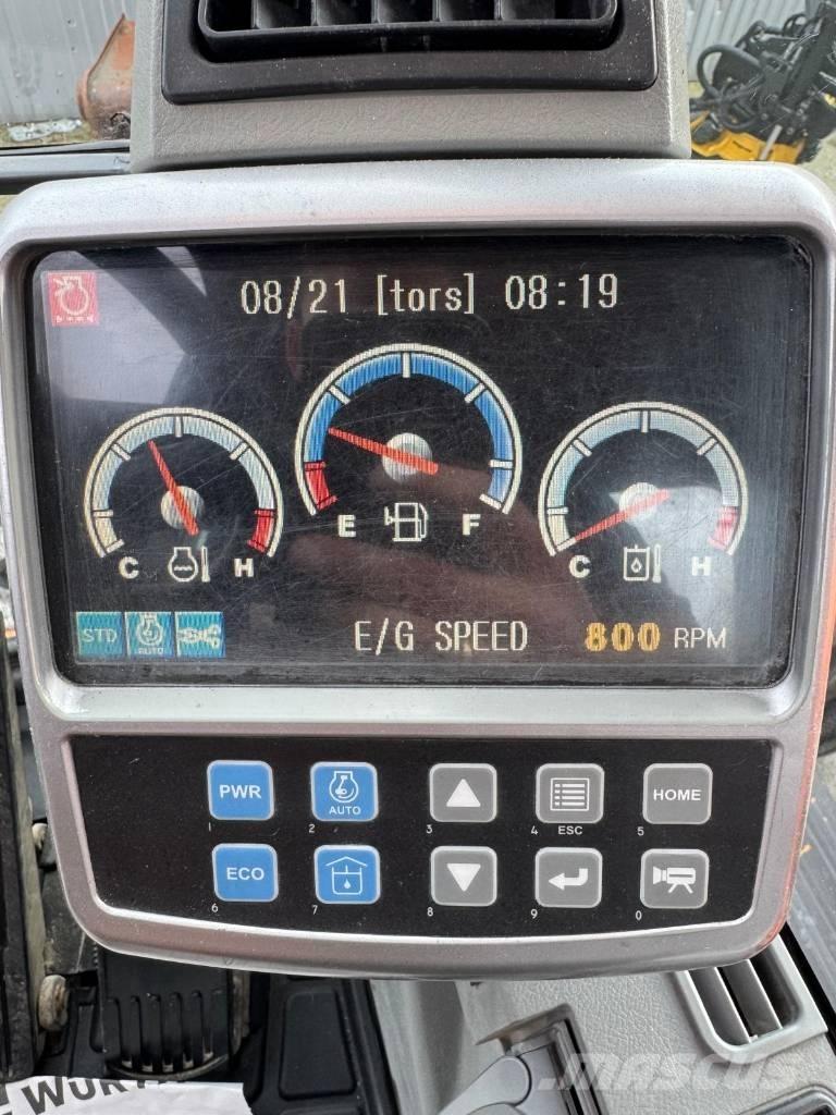 Doosan DX 140 W Gumikerekes kotrók