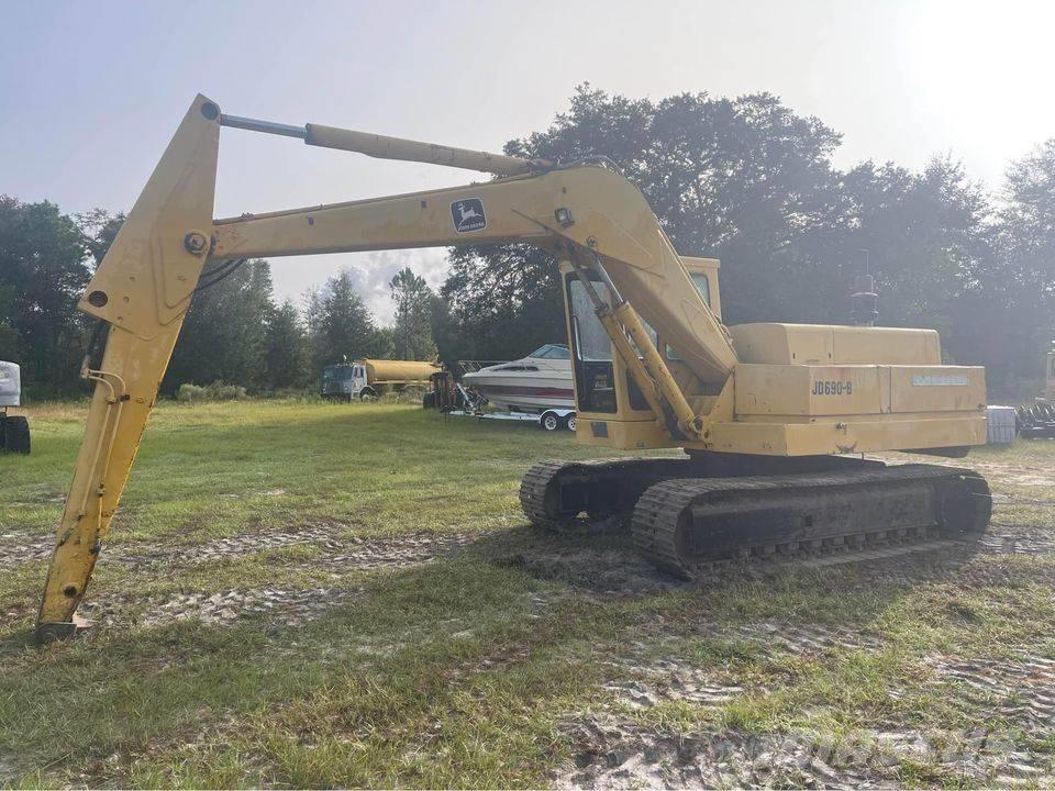 John Deere 690 B Lánctalpas kotrók