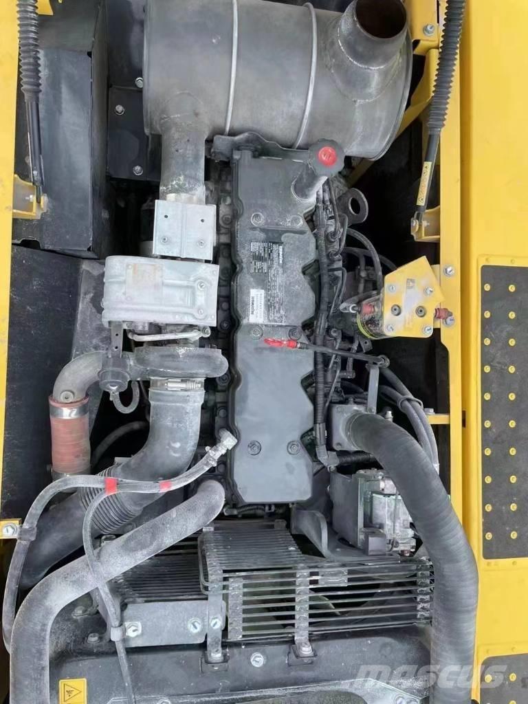 Komatsu PC220-8 Lánctalpas kotrók