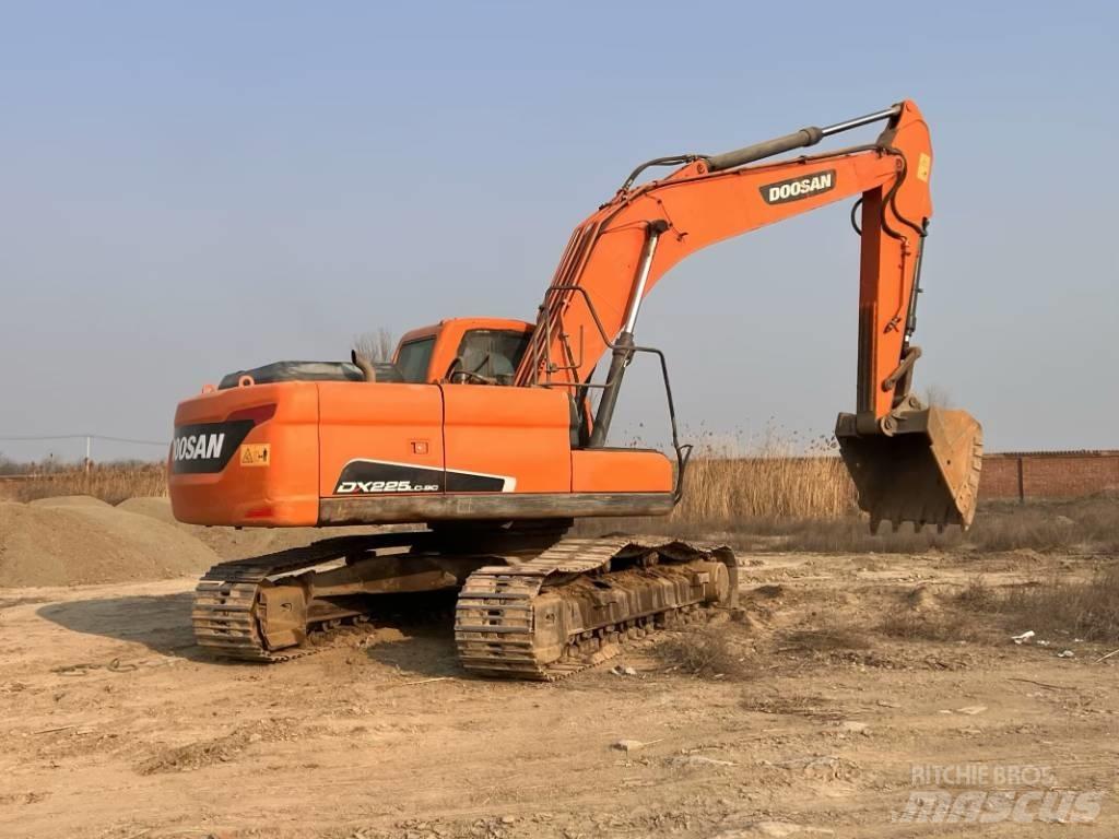 Doosan DX225LC-9C Lánctalpas kotrók