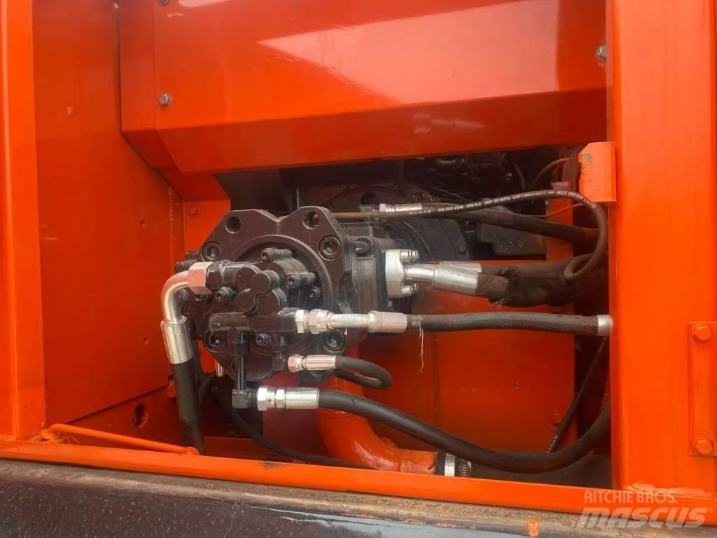 Doosan DX 225 LC Lánctalpas kotrók
