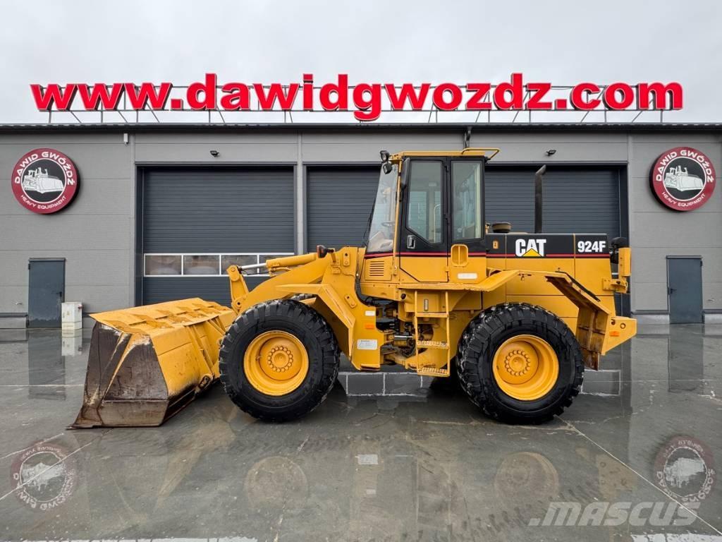 CAT 924 F Gumikerekes homlokrakodók