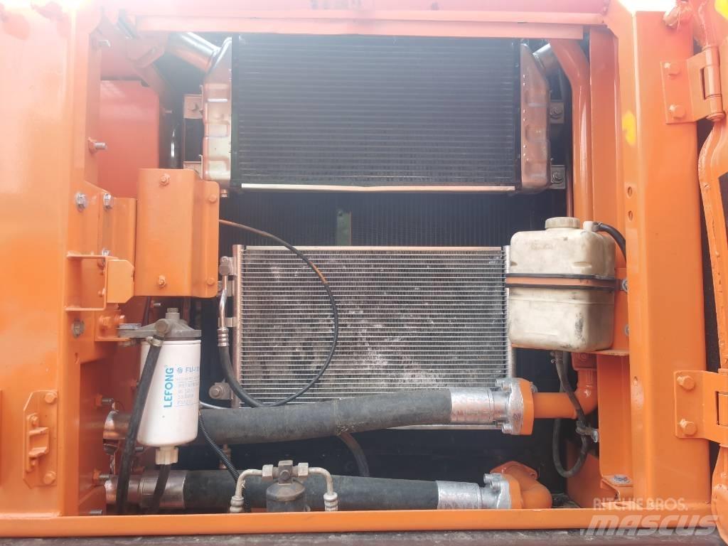 Doosan DX 225 LC Lánctalpas kotrók