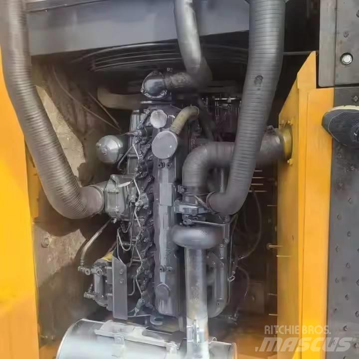 Hyundai 225 Lánctalpas kotrók