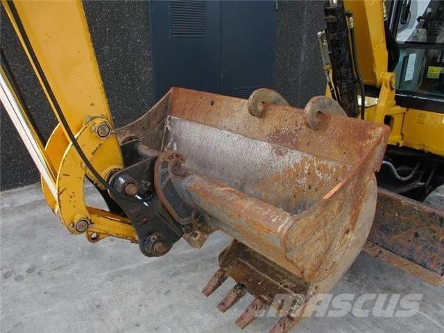 CAT 305.5 Mini kotrók < 7t