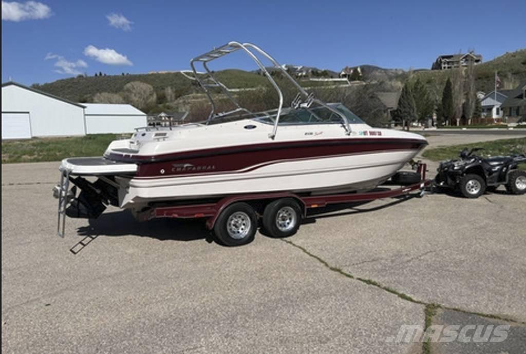  Chaparral 2330 SS munkacsónakok/uszályok