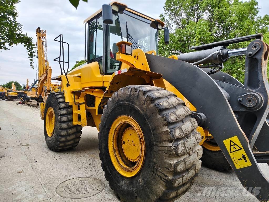 Volvo L 105 Gumikerekes homlokrakodók