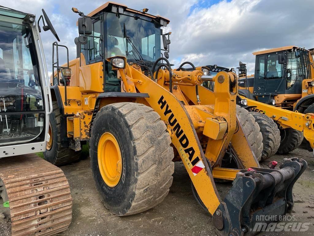 Hyundai HL 960 Gumikerekes homlokrakodók