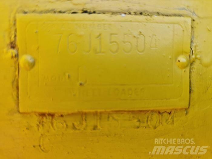 CAT 966C Gumikerekes homlokrakodók