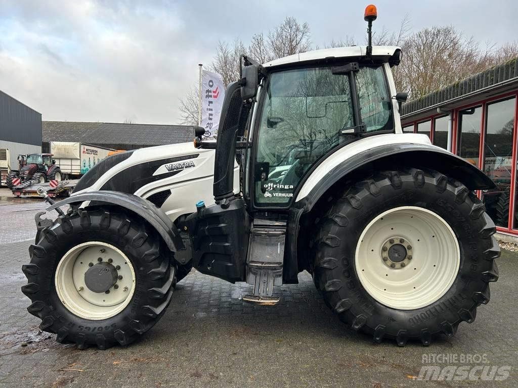 Valtra T154 Active Traktorok