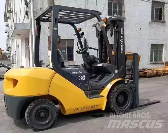 Komatsu 30 Dízel targoncák