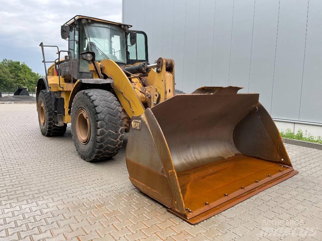 CAT 962 M Gumikerekes homlokrakodók
