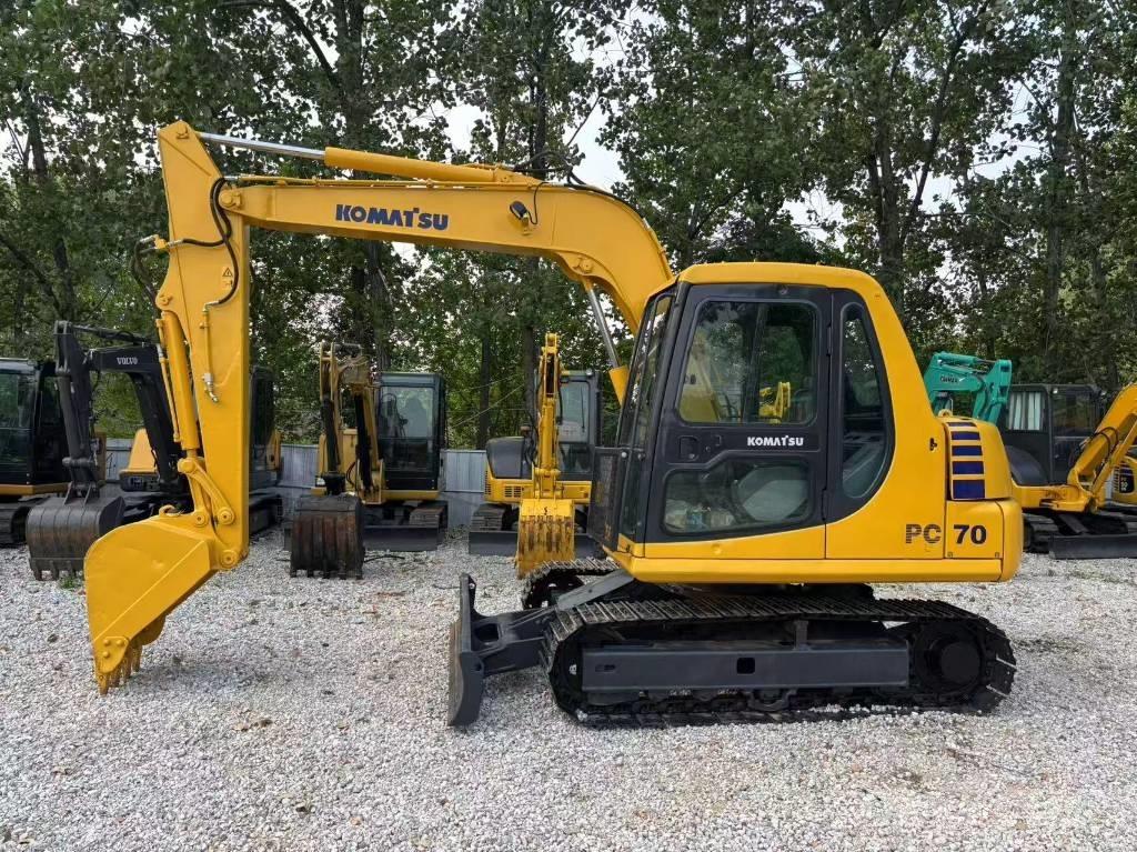Komatsu PC 70 Mini kotrók < 7t