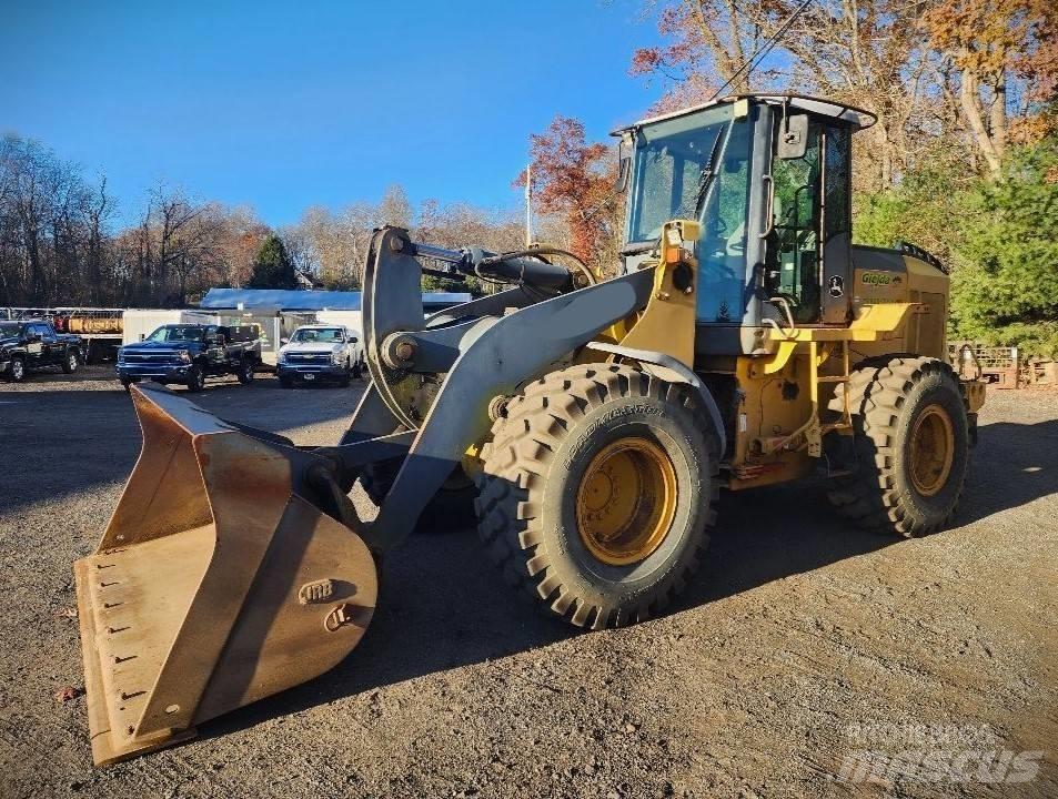 John Deere 624 J Gumikerekes homlokrakodók
