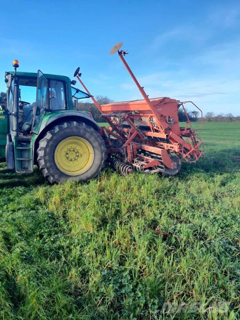 Kuhn Integra 4000 Vetőgépek
