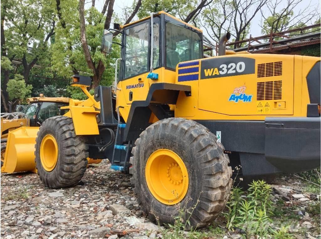 Komatsu WA 320-5 Gumikerekes homlokrakodók