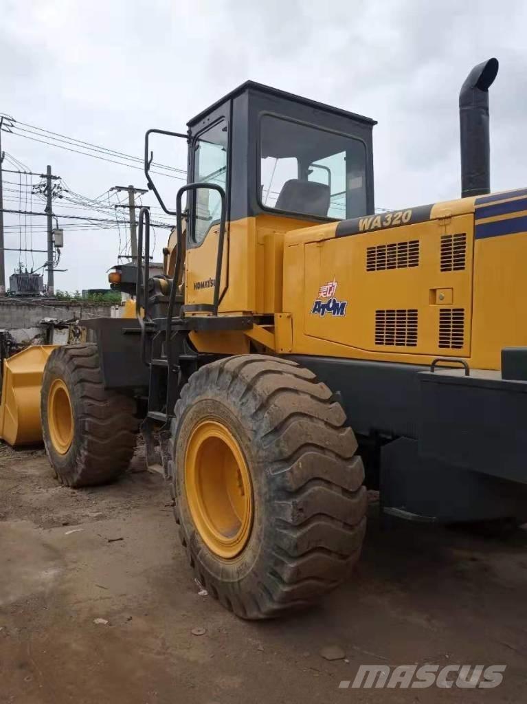 Komatsu WA 320-3 Gumikerekes homlokrakodók