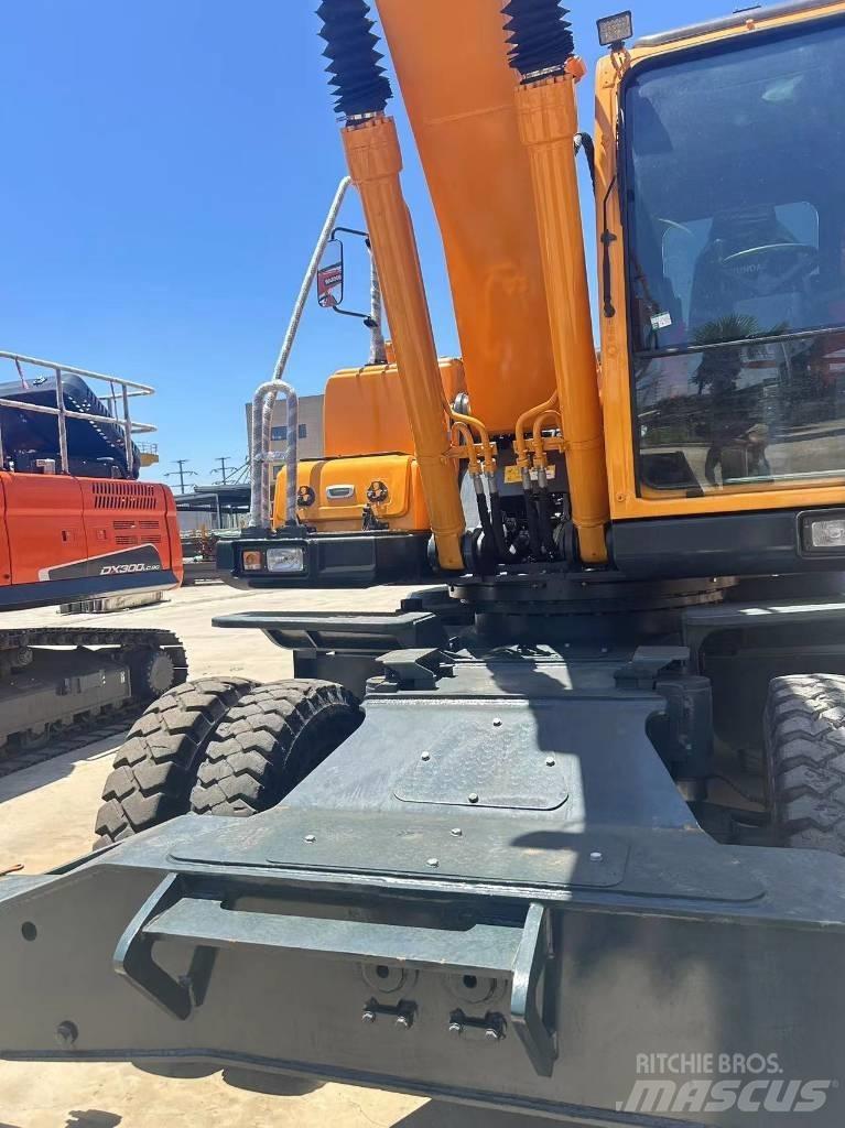 Hyundai R210W-9 Gumikerekes kotrók