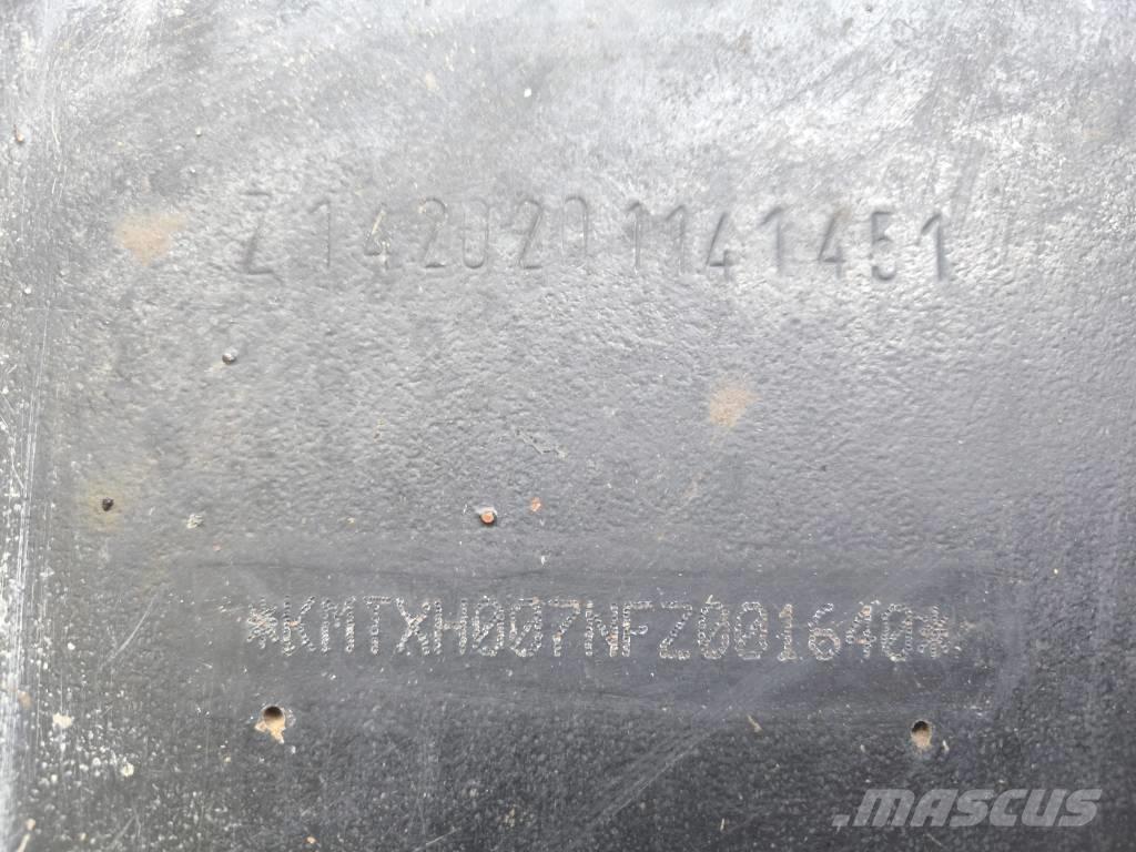 Komatsu 931.1 Betakarítók