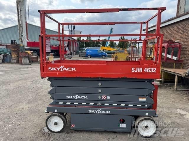 SkyJack SJ 4632 Ollós emelők