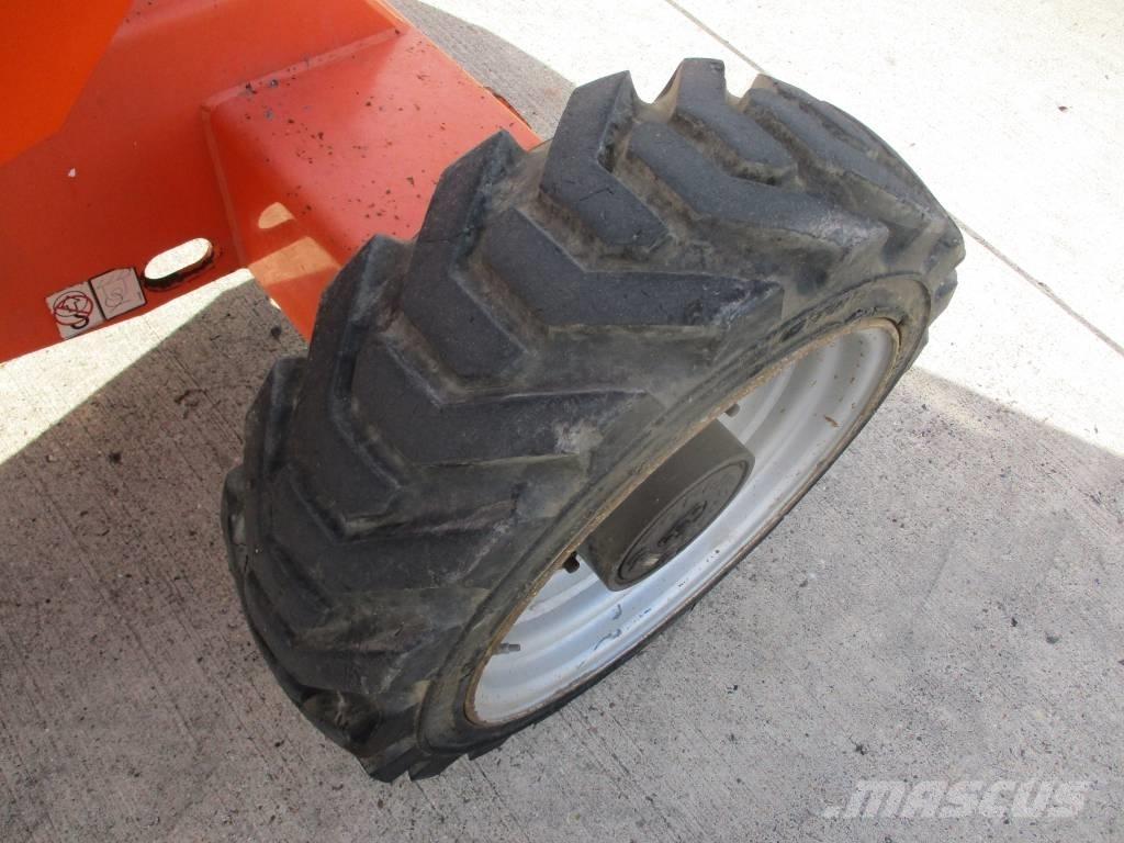 JLG 340AJ (835) Kompakt önjáró emelők