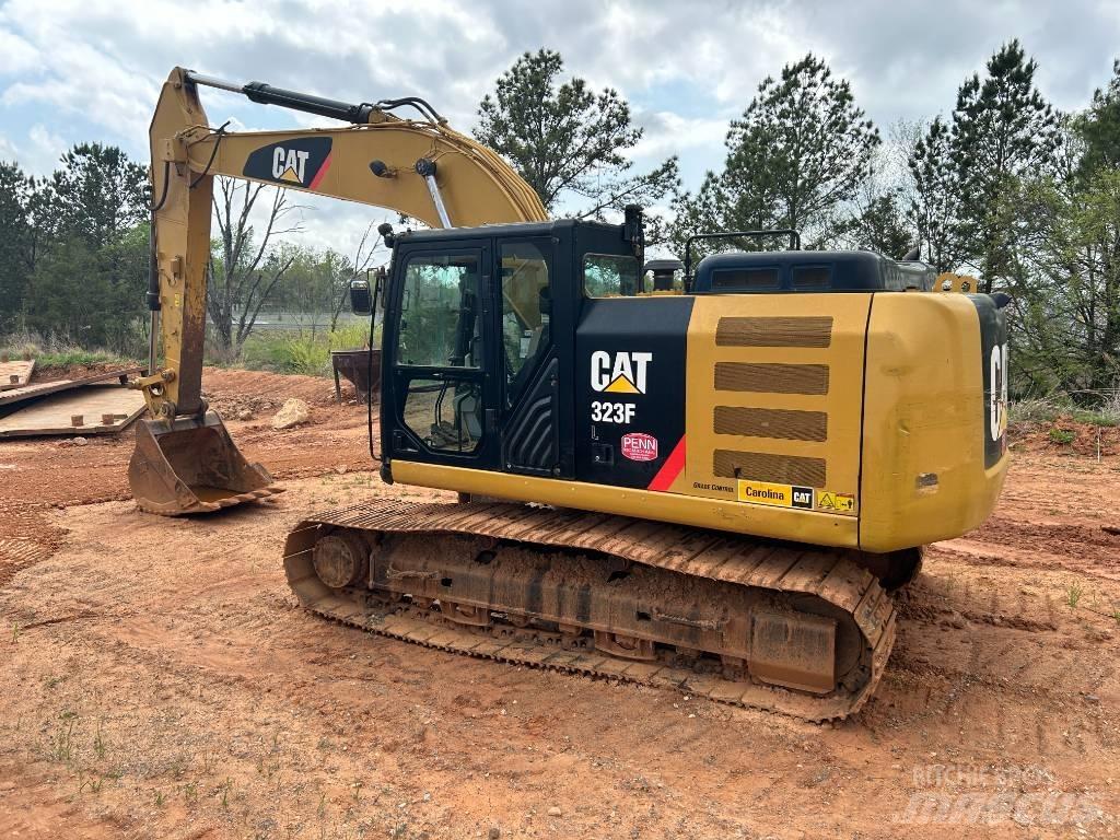 CAT 323FL Lánctalpas kotrók