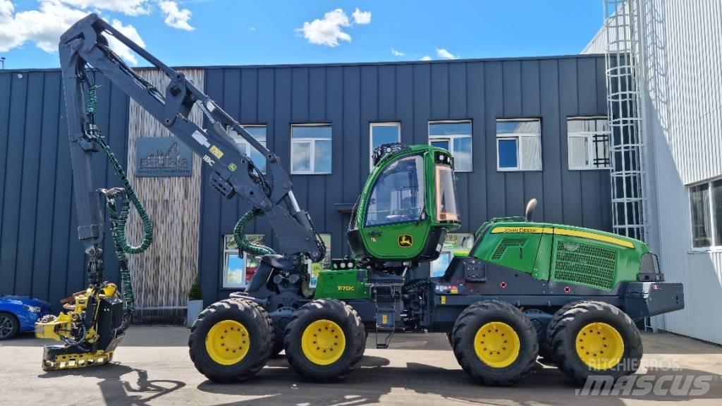 John Deere 1170 G Betakarítók