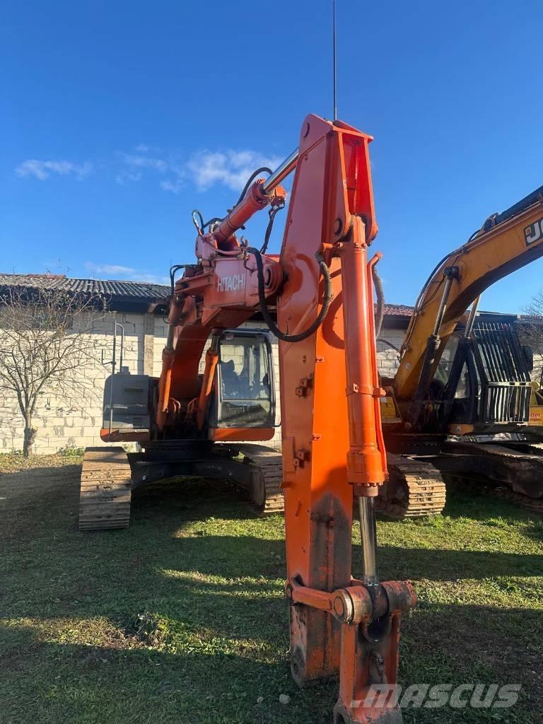 Hitachi Zaxis 210LC3 Lánctalpak, láncok és futóművek