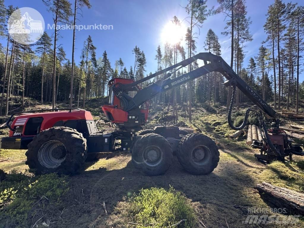 Komatsu 951 Betakarítók