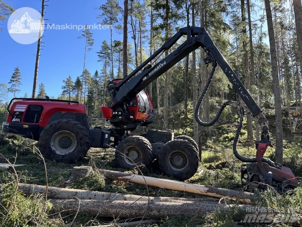 Komatsu 951 Betakarítók