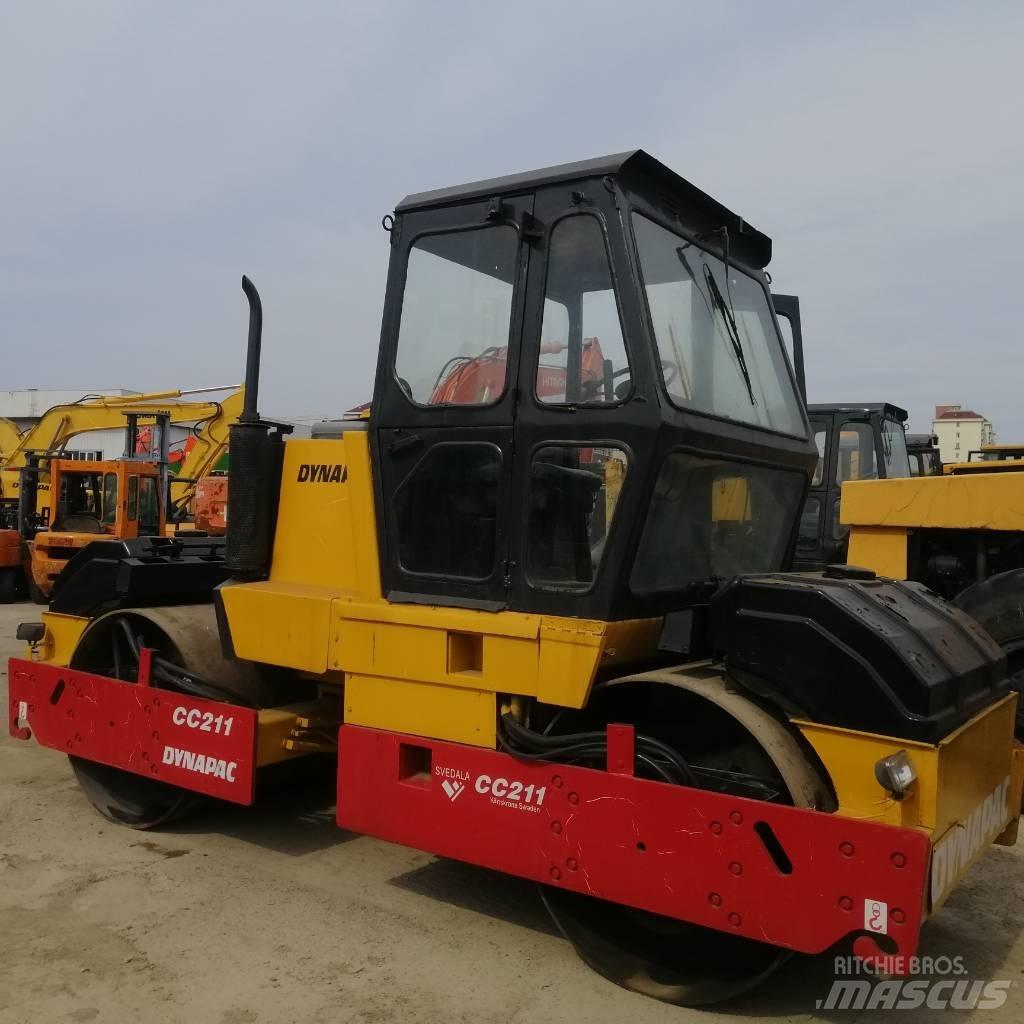 Dynapac CC 211 Ikerdobos hengerek