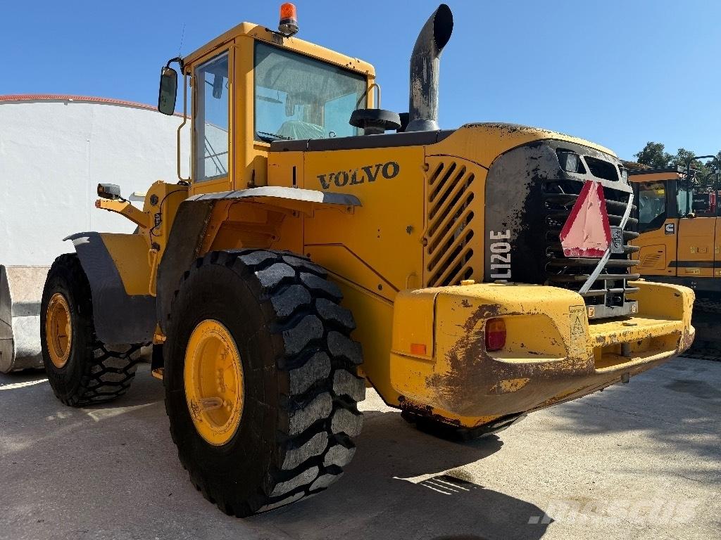 Volvo L 120 E Gumikerekes homlokrakodók