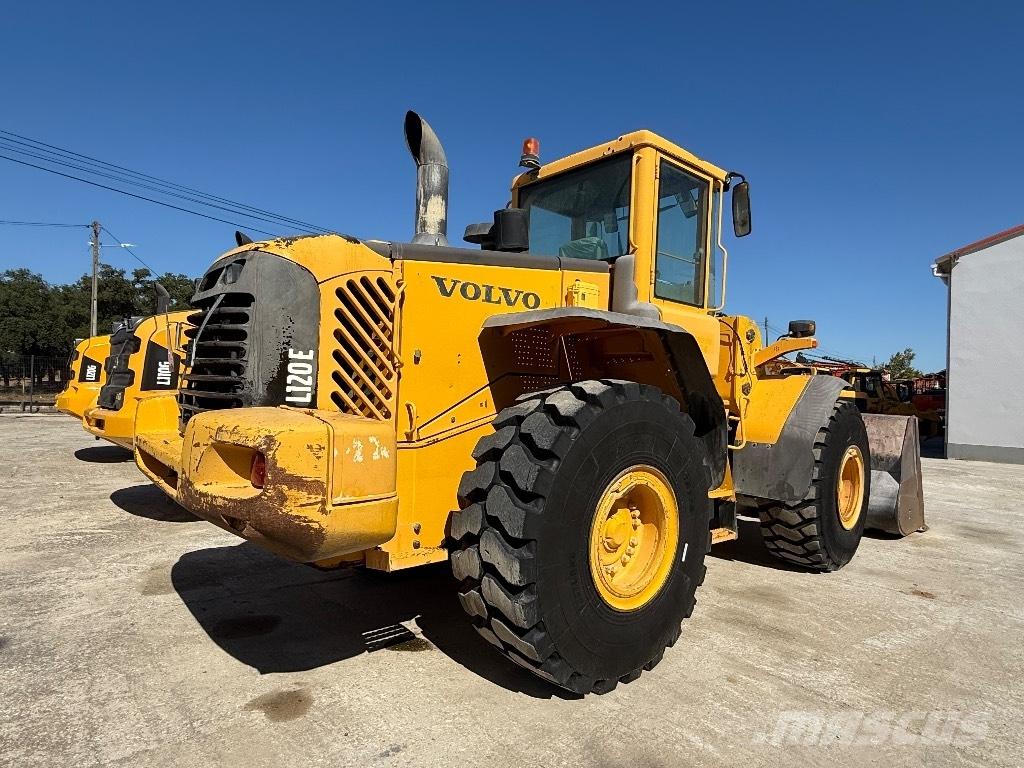 Volvo L 120 E Gumikerekes homlokrakodók