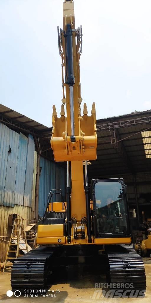 CAT 2020 CAT 323Gc Gumikerekes kotrók