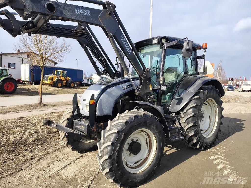 Valtra C120 Traktorok