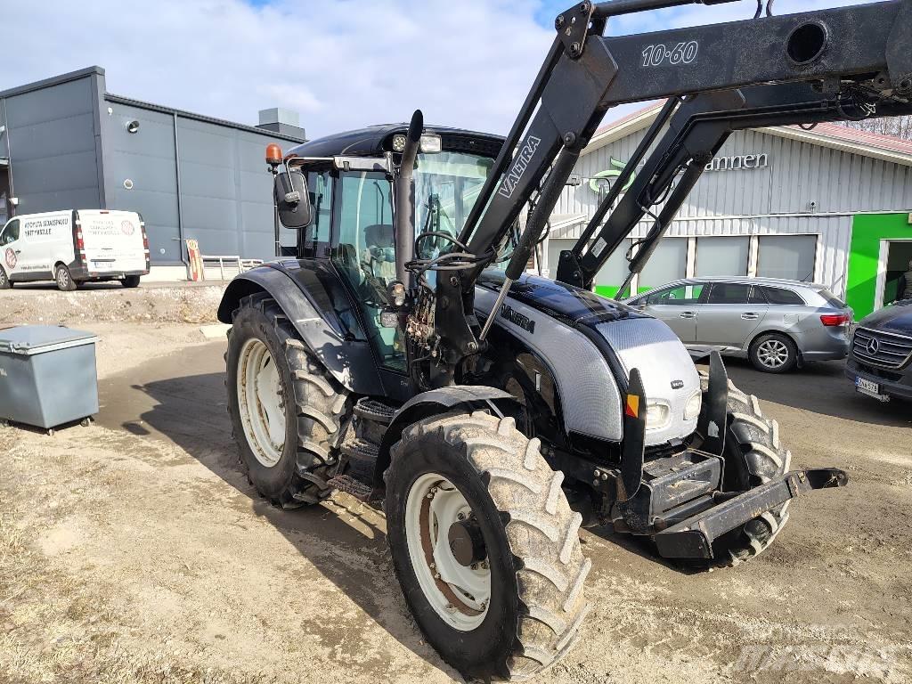Valtra C120 Traktorok