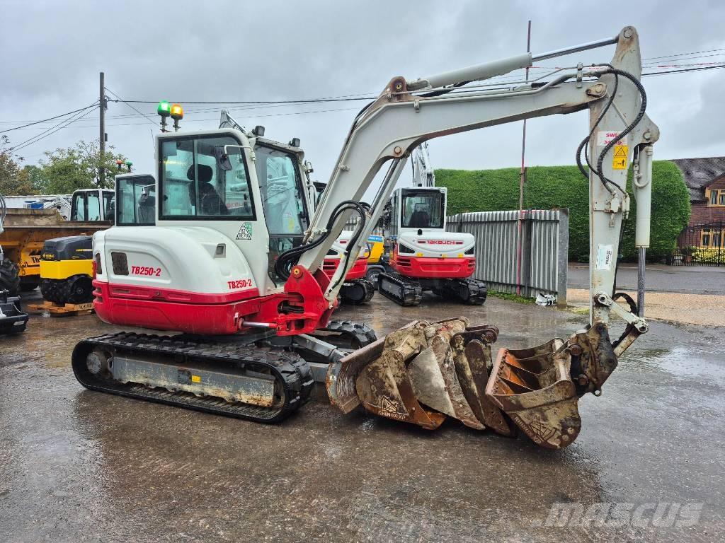 Takeuchi TB 250 Mini kotrók < 7t