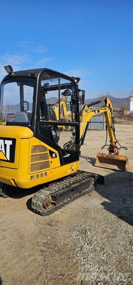 CAT 302.2 D Mini kotrók < 7t