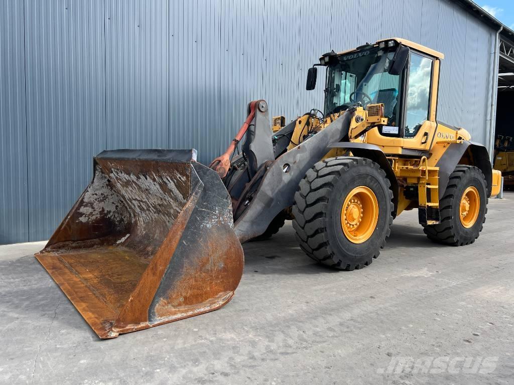 Volvo L90F Gumikerekes homlokrakodók