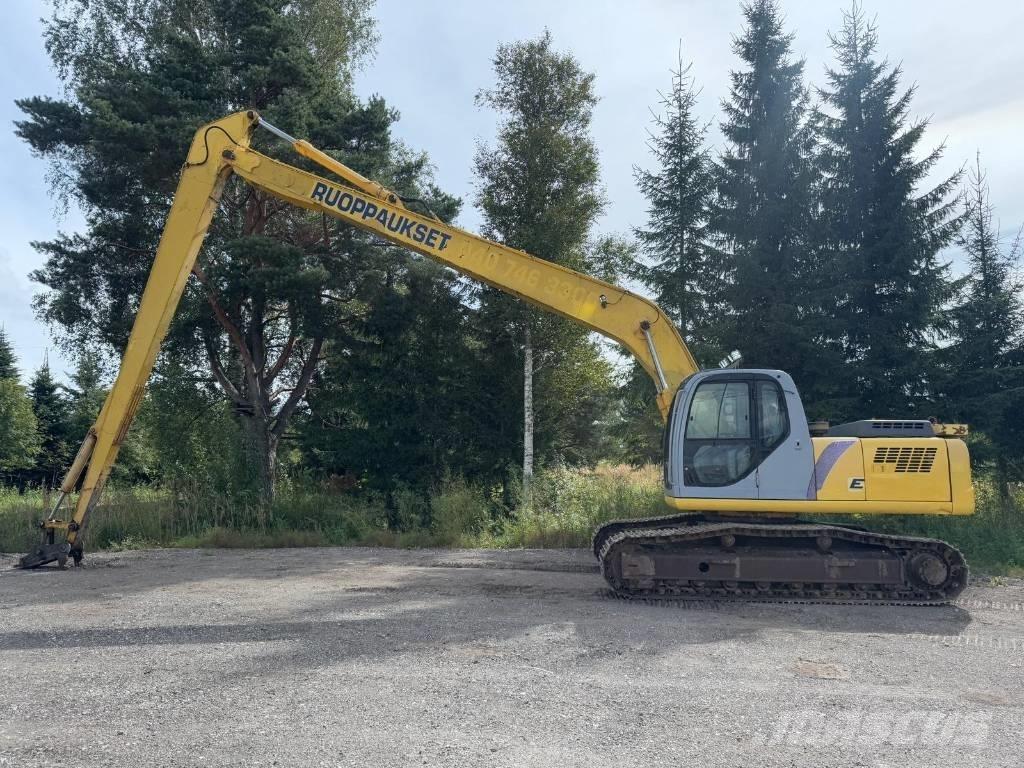 New Holland E 215 Hosszú gém kotrók