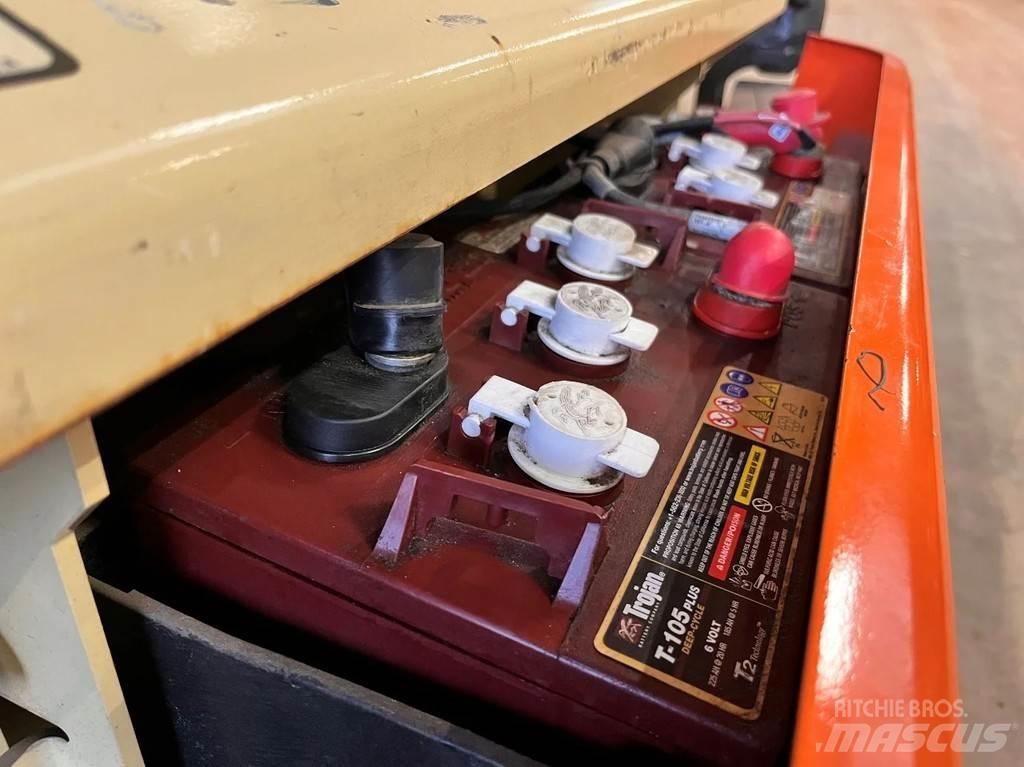 JLG 3246ES Ollós emelők