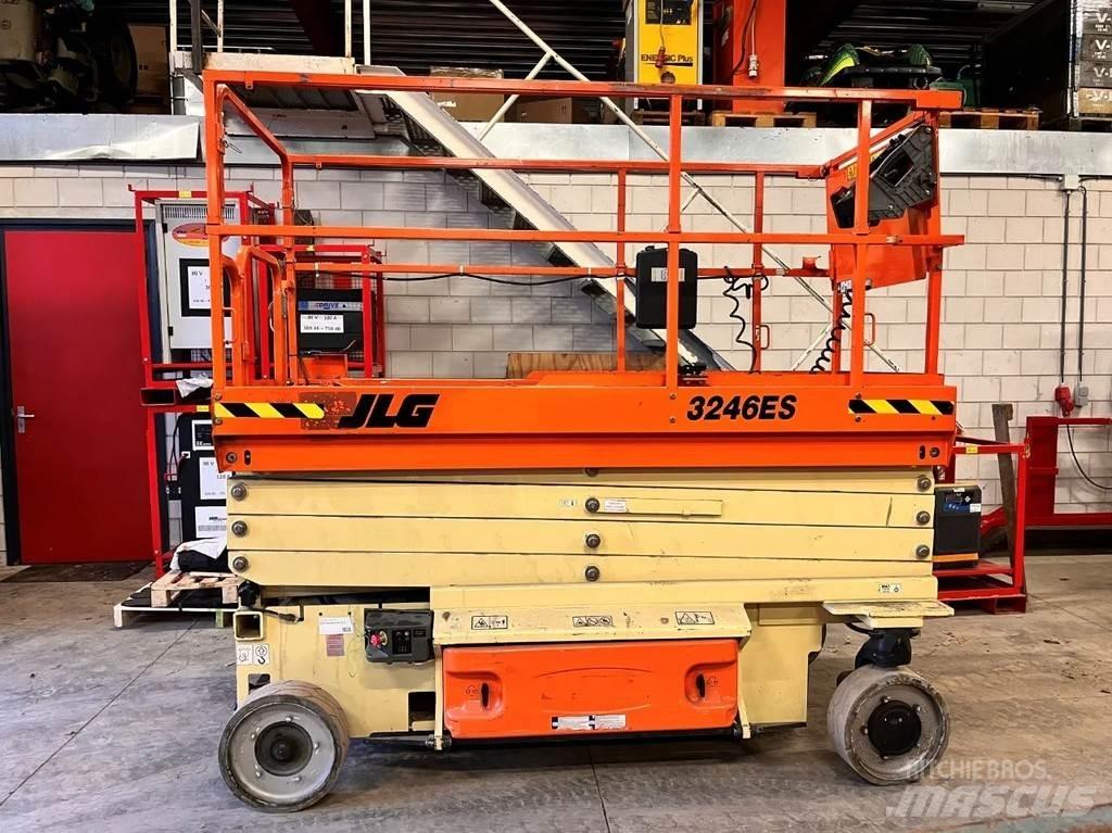 JLG 3246ES Ollós emelők